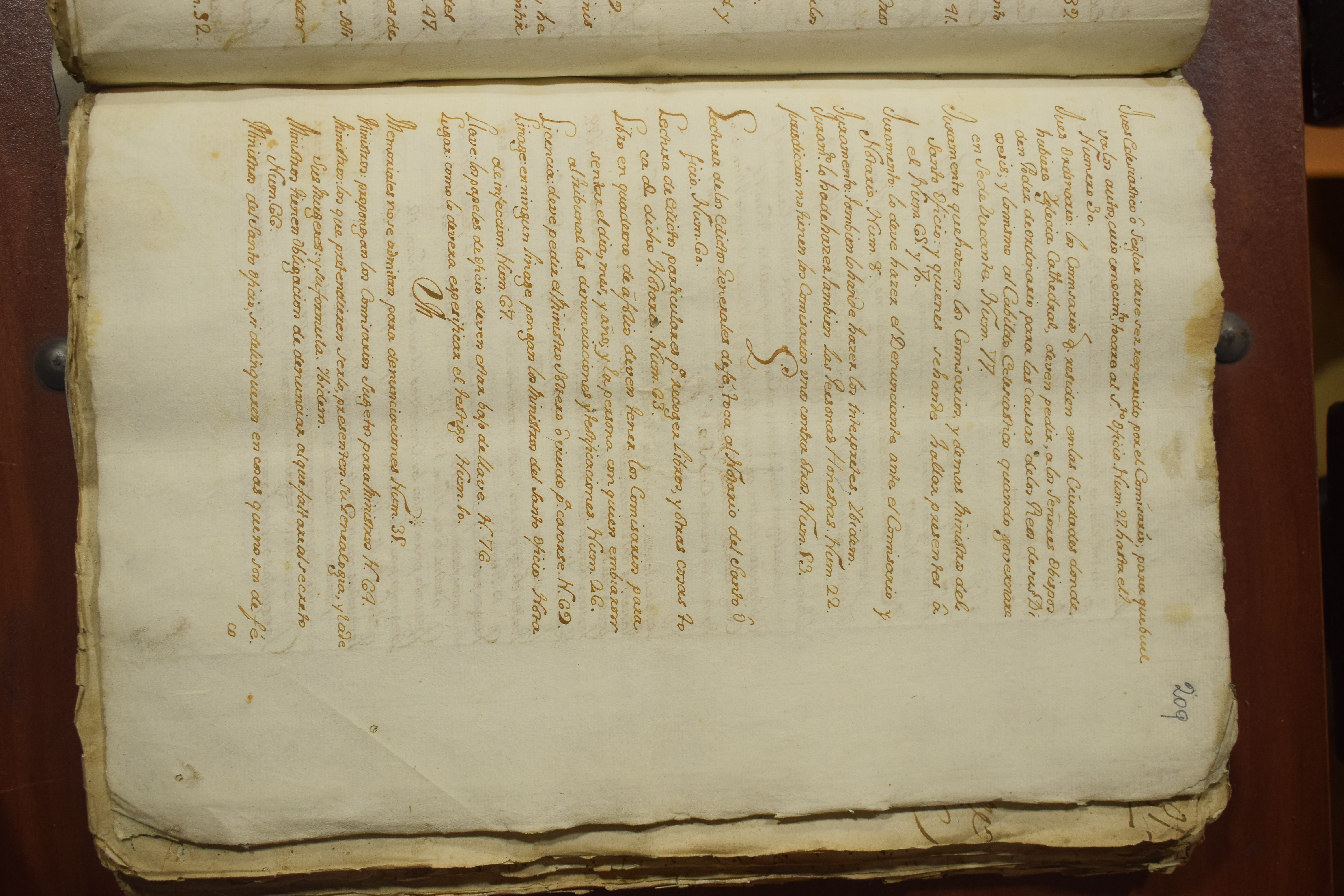 Disposiciones sobre comisarios, ministros y procedimientos del Santo Oficio
